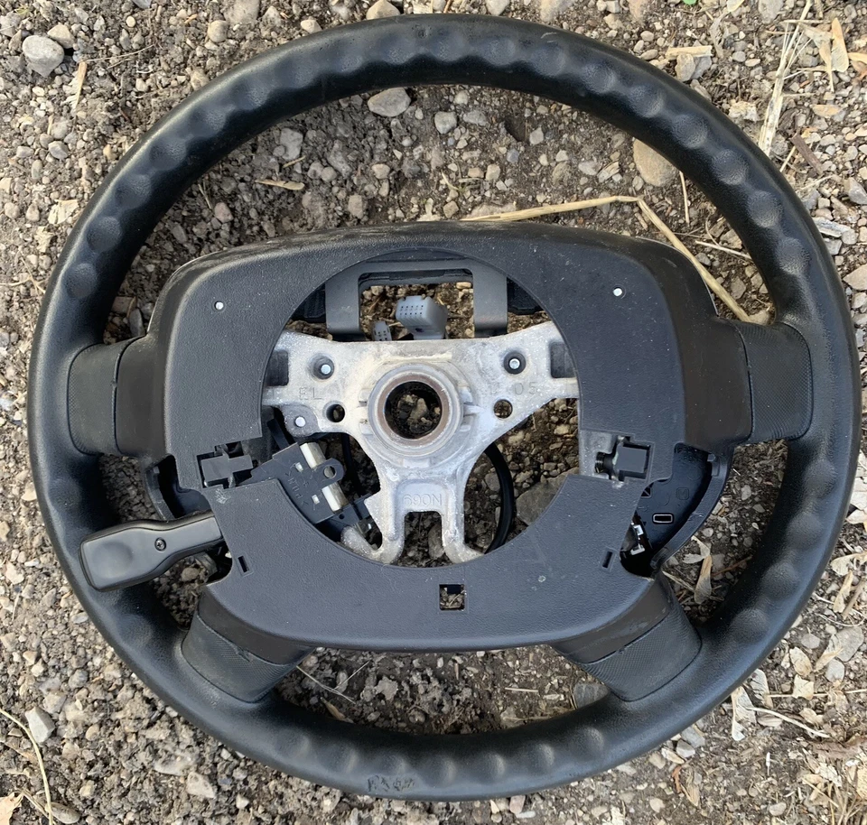 2004-2009 TOYOTA PRIUS STEERING WHEEL BLACK CRUISE & RADIO EQUIPPED USED OEM! - Imagem 2 de 3