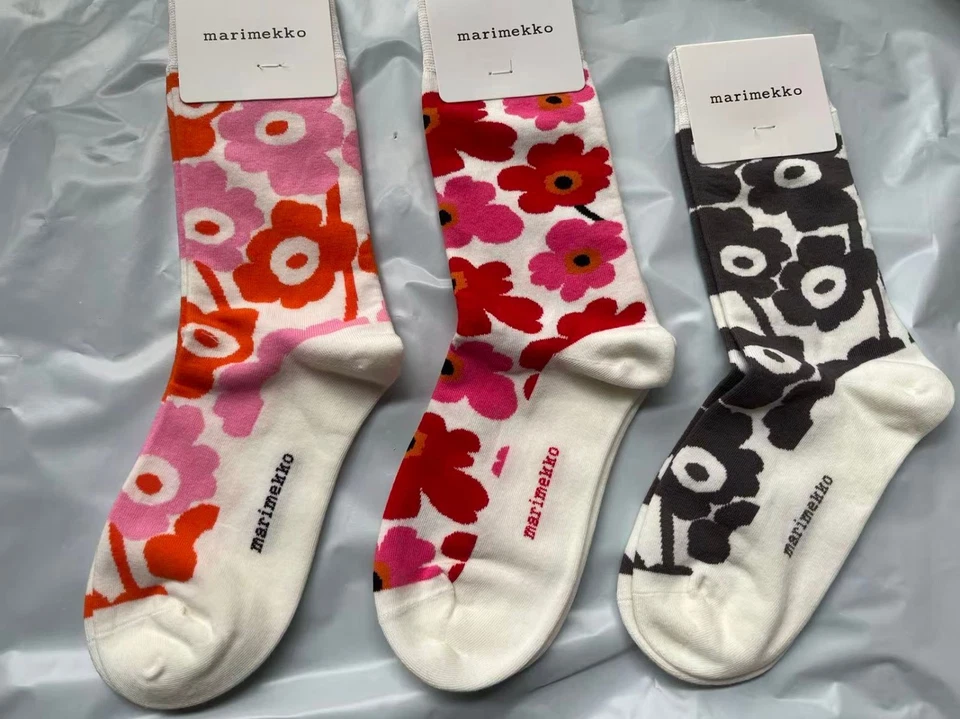 Calcetines medios estampados con flores Marimekko de algodón 3 piezas estilo Foto 4 de 4