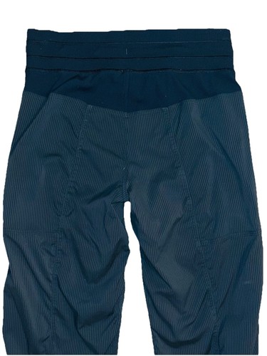 ๐ Super Rare! Lululemon Sz 4 Dance Studio Pants Unlined Submarine Teal Green - Picture 10 of 15