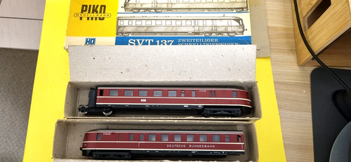 PIKO - 2 UNIT "DB" DIESEL EXPRESS RAILCAR SET SVT 137 (BOXED) HO Scale **RARE** - Picture 2 of 8