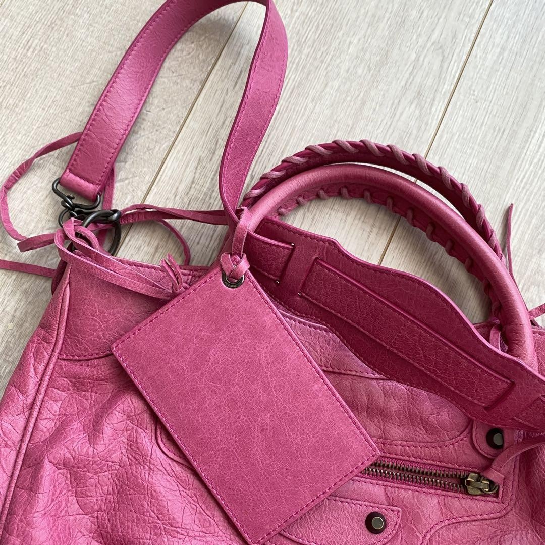 バッグ Balenciaga The City Shoulder Bag Pink Le City leather shoulder bag in pink - Balenciaga | Mytheresa