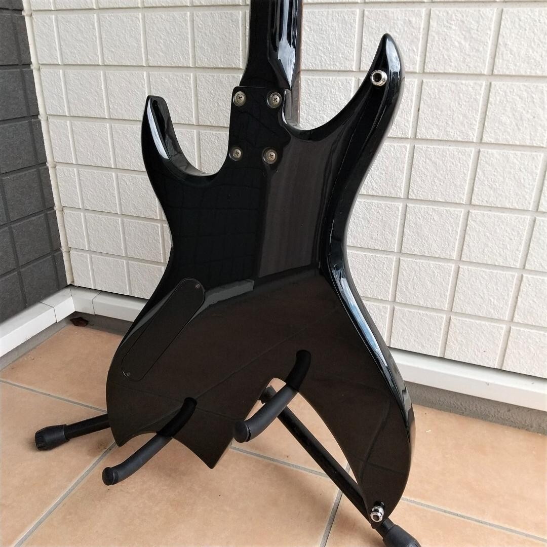 Used Burny / FERNANDES BG-125X YOSHIKI X JAPAN Bich Shape Guitar Rose Paint Used Burny / FERNANDES BG-125X YOSHIKI X JAPAN Bich Shape Guitar Rose Paint