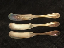Vintage WM Rogers & Son AA Butter Spreader Knife Flatware Lot of 3