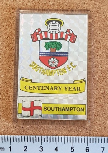 Panini 86 (1986) Football Shiny Foil Badge Sticker in a Fridge Magnet - Various - Picture 23 of 28