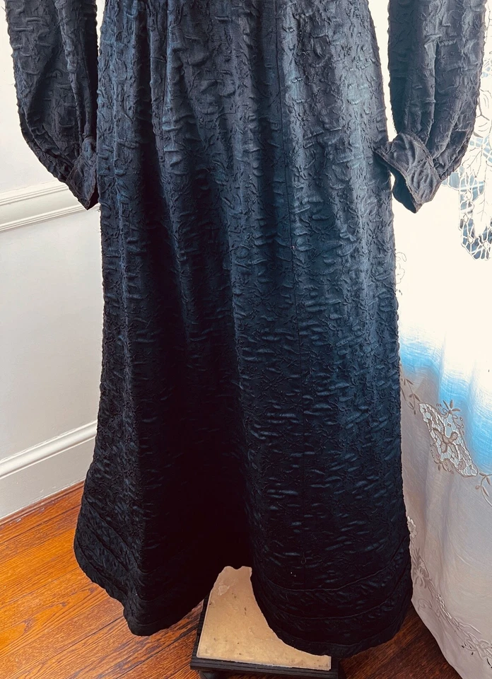 Antiguo Traje Victoriano Negro Seda Brocatelle Caminar Mañana C. 1870 ZZ062 Foto 2 de 4