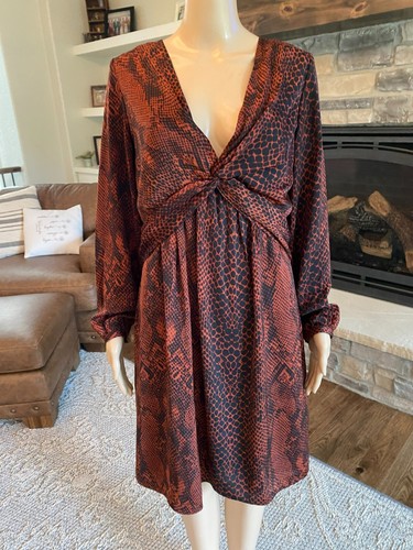Vestido para mujer Ava & Aiden manga larga rojo negro cuello en V talla pequeña*** - Imagen 6 de 7