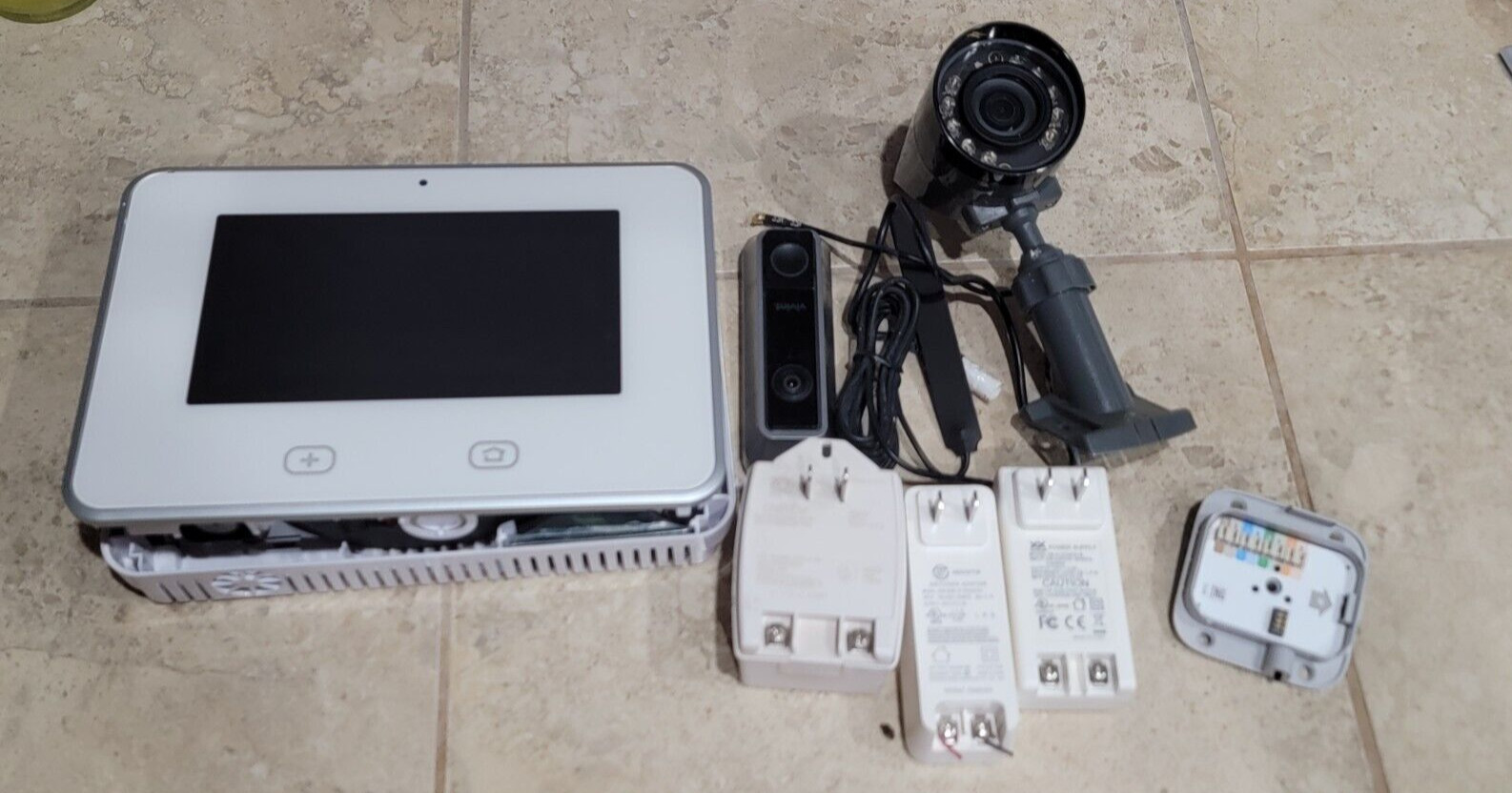 Vivint Bundle SmartHome Doorbell Control Panel Outdoor Camera All