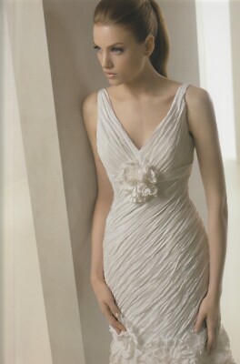 VESTIDO DE NOVI TALLA 40 NUEVO TAFETAN ARRUGADO ESTILO SIRENA 