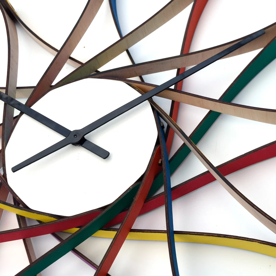 Propeller - multicolor wall clock made of bent plywood - Image 4 of 4