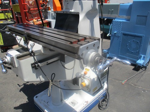 IMPECCABLE 3 HP VARI SPEED FREJOTH (BRIDGEPORT COPY) MILLING MACHINE W/ DRO FEED - Picture 9 of 15