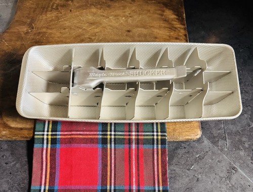 Bandeja de hielo Shucker Magic Touch Cube aluminio panal vintage MCM - Imagen 2 de 6