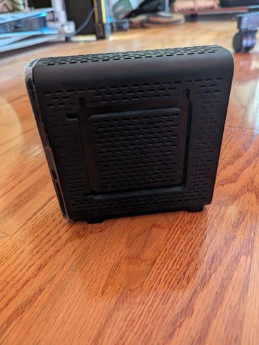 ARRIS Touchstone CM8200A DOCSIS 3.1 Ultra Fast Cable Modem - Black - Picture 3 of 6