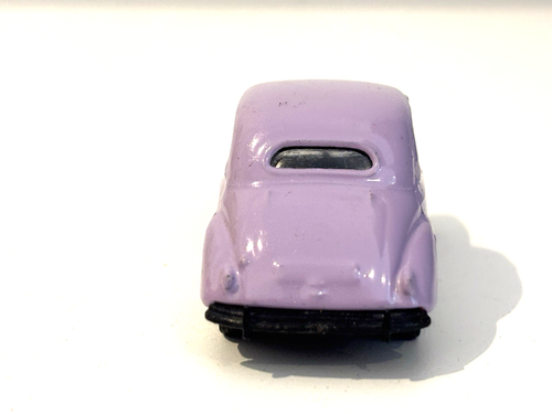 CLASSIC CORGI MORRIS MINOR pink 1.43 diecast SCALE MODEL A7 - Picture 4 of 9