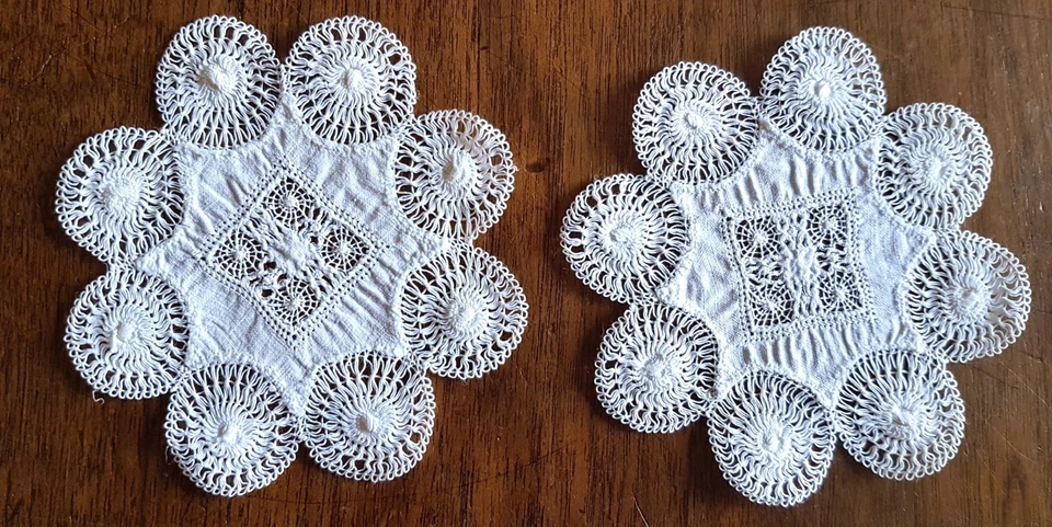 6 petits Napperons identiques en coton brodé-diamètre 13 cm (dessous de verres ) - Photo 2/3