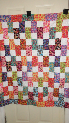 Unfinished quilt,  craizy daisy print, 44W x 48l, so many colors and flowers fun - Picture 1 of 4