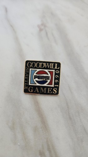 set 8 Goodwill Games Pin - Picture 16 of 17