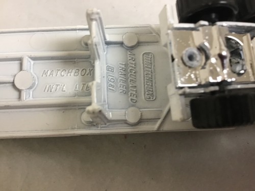Matchbox I80 Peterbilt with Interstate Trucking Trailer - Picture 19 of 19