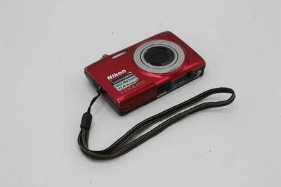 Nikon Coolpix S2500 Kamera Digitalkamera   Rot/Schwarz   12,0 Megapixel