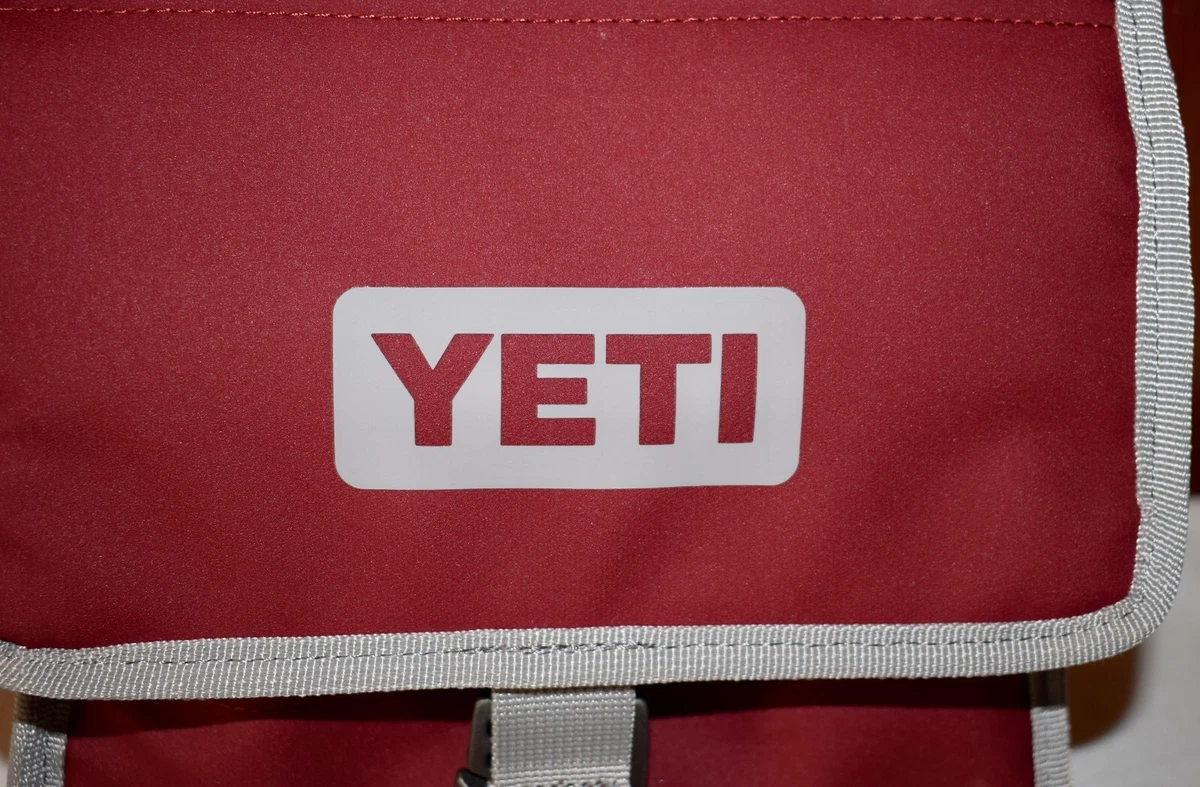 YETI- Daytrip Lunch Bag Harvest Red