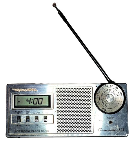 VTG Realistic Radio Chronomatic-228 LCD Digital AM/FM Alarm 12-1535 Radio Shack