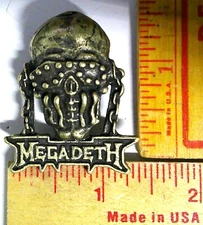 Megadeth pin vintage collectible old rock band music memorabilia pinback