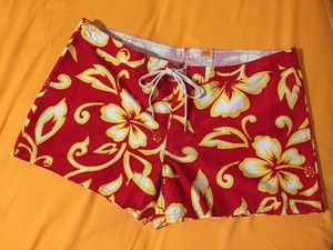 pantaloncini a fiori