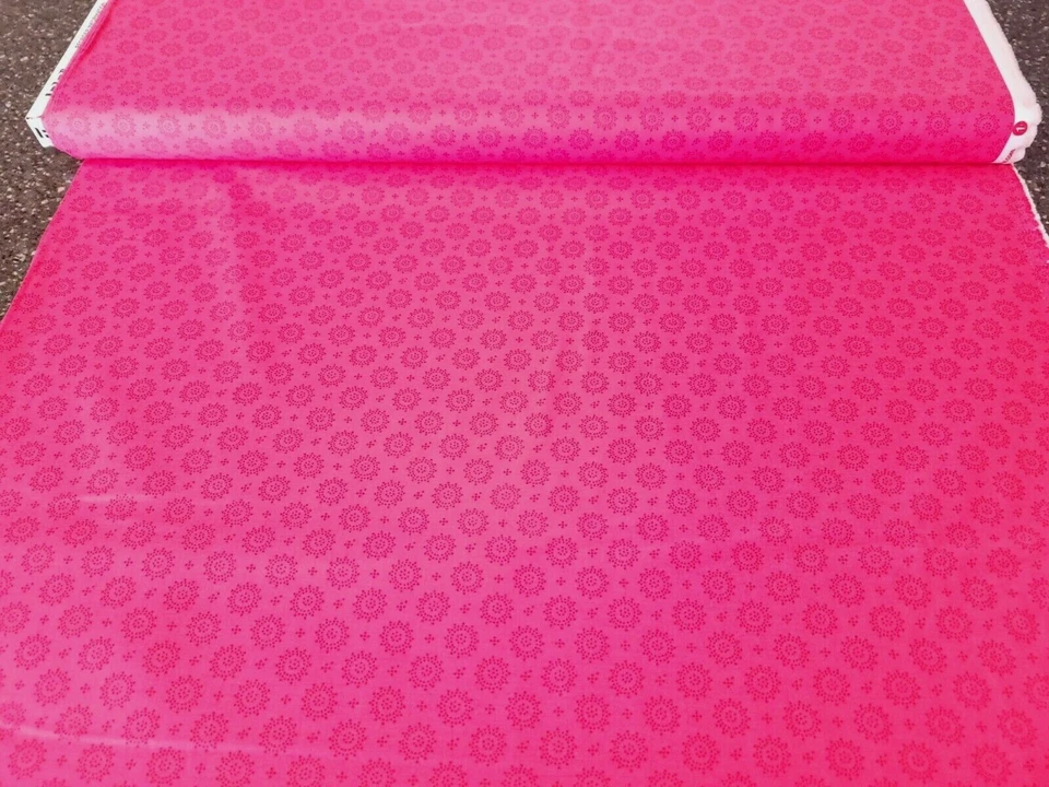 24" P&B Textiles Bear Essentials 4 Tonal Medallion Hot Pink Blender - Image 3 of 3