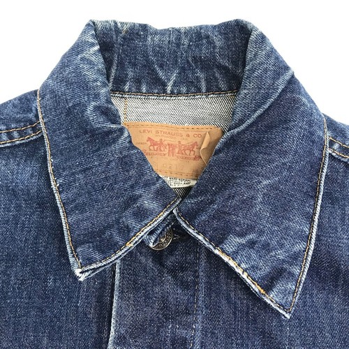 Veste tracker Levi's années outlet 70 denim 70505-0217 bleu indigo taille 36, portée en douceur