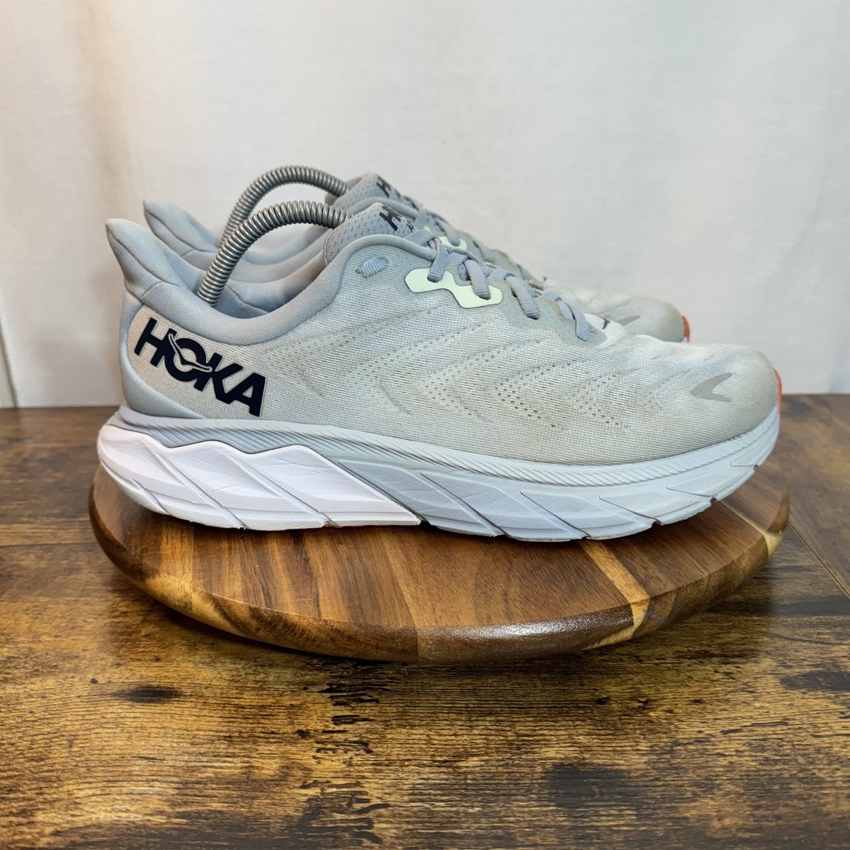 HOKA ONE ONE　ARAHI6　28cm Hoka One One Women's Arahi 6 - Strawberry/Black - Goodman's