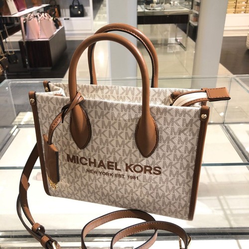 Michael Kors Small Crossbody Messenger Handbag Purse Shopper Bag Vanilla
