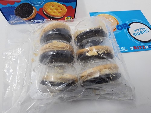 ¡Galletas Ritz x Oreo Edición Limitada! Raro 1/1000 (daño en galletas, ver fotos) - Imagen 5 de 13