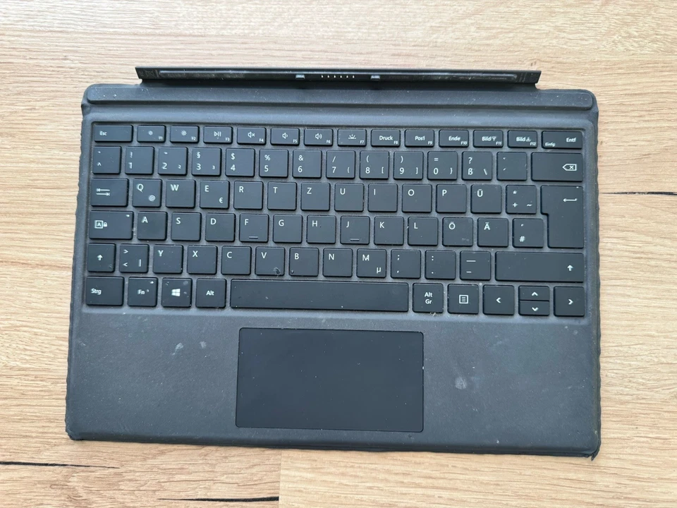 Microsoft Surface Pro 2017 (5. Generation) Intel Core I7 / 8GB/ 256GB *Bastler* - Bild 3 von 4