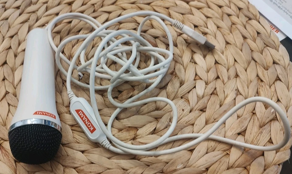 Micrófono con cable Konami PS2 PS3 Xbox 360 USB blanco Rockband Guitar Hero Foto 2 de 2