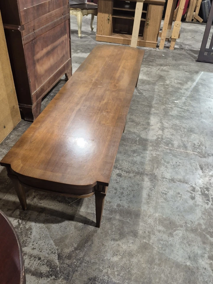 Lane Altavista Va. Mesa de centro Mid Century extra larga de nogal  Foto 3 de 4