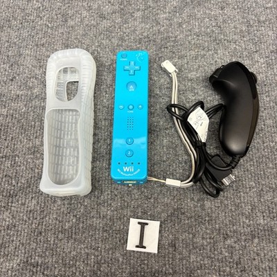 Nintendo Wii Remote Motion Plus Nunchuck Controller Bundle Blue OEM Cover