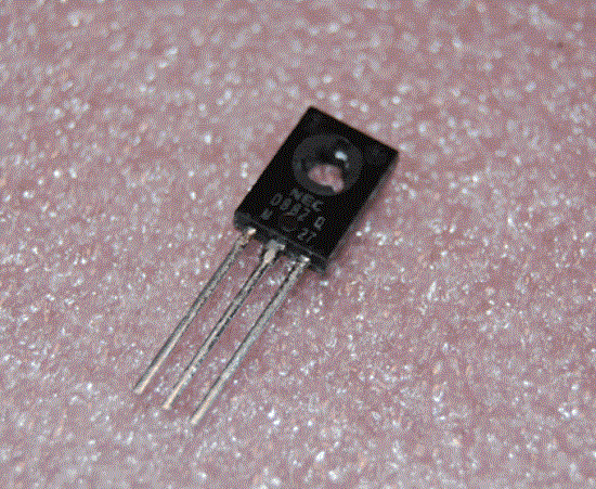 NOS 5 PCS MOTOROLA D612K,2SD612K TRANSISTOR SILICON NPN 35V 10W 2A TO-126