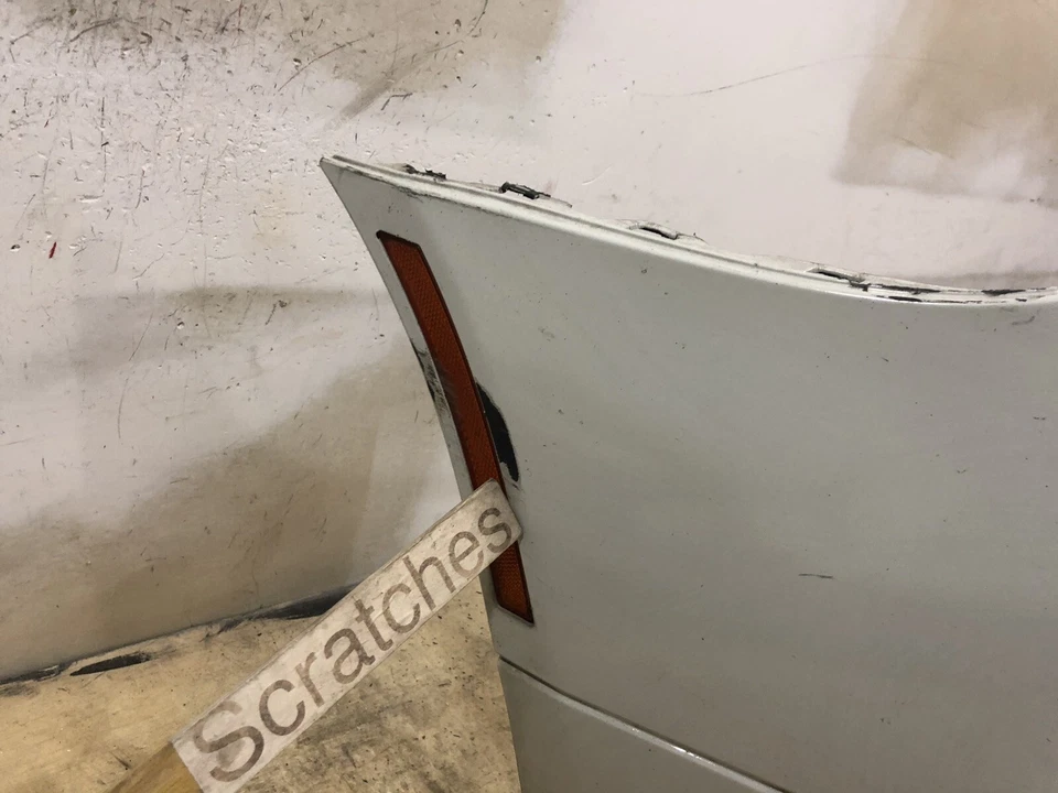 BMW 528i/528xi/535xi/535xi/535i 2008-2010 base sin paquete M sin sensores parachoques delantero Foto 2 de 4