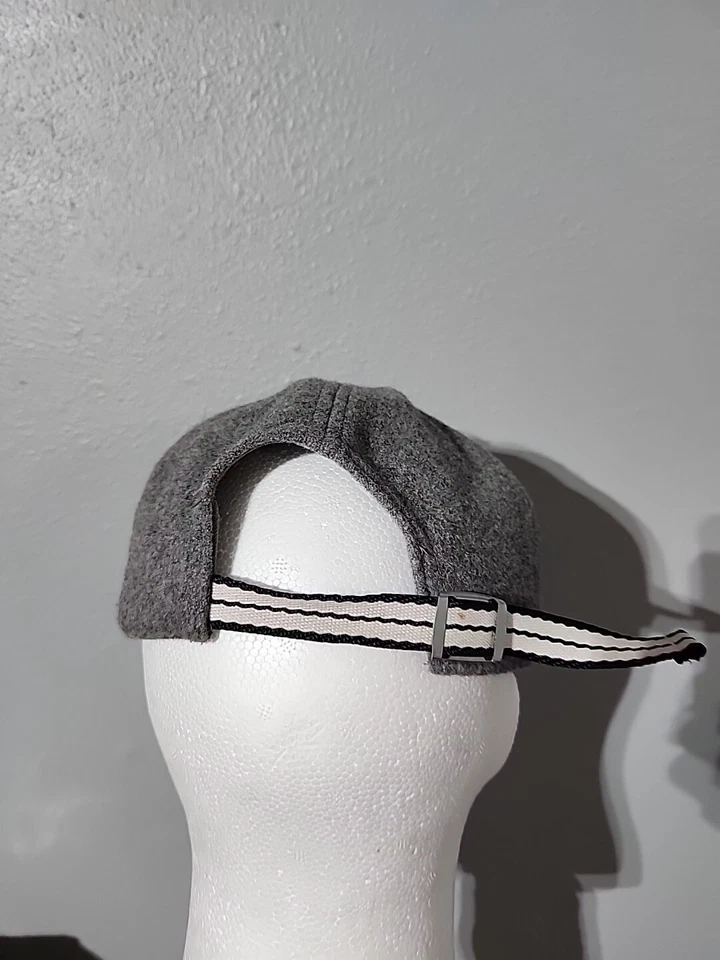 Sombrero con tirantes para mujer rosa Logo Victorias Secret gris mezcla de lana Foto 4 de 4