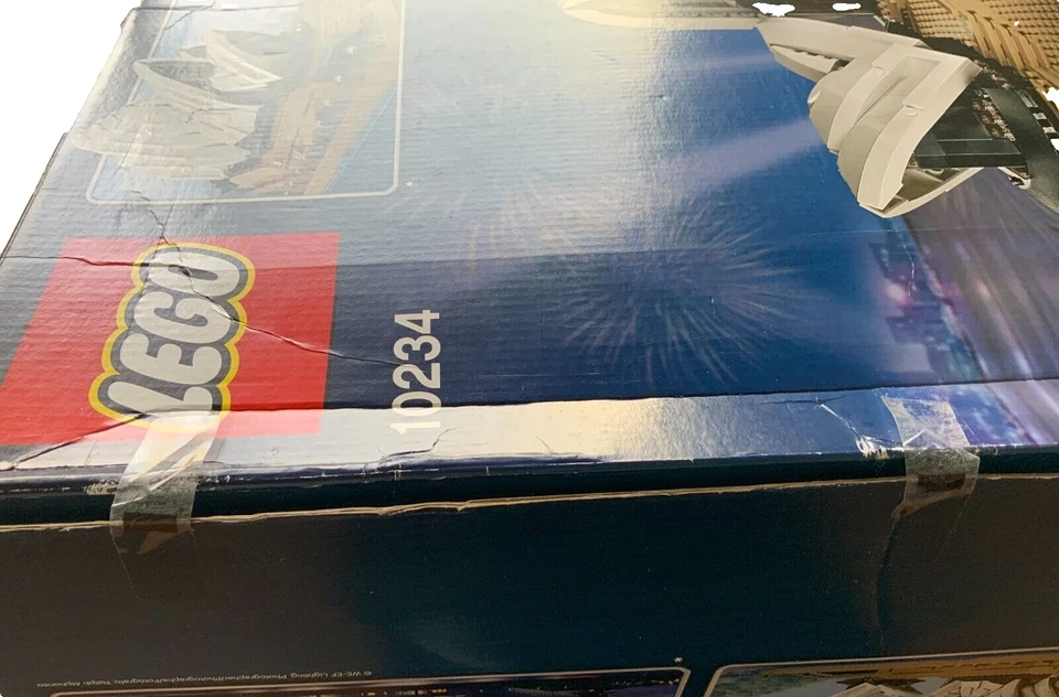 Retired LEGO 10234 Creator Expert Sydney Opera House Sealed Contents, Box Damag - Image 3 of 4