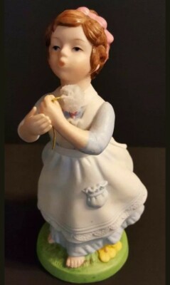 AVON Figurine 1982 Wishful Thoughts Girl Blowing Dandelion Porcelain 