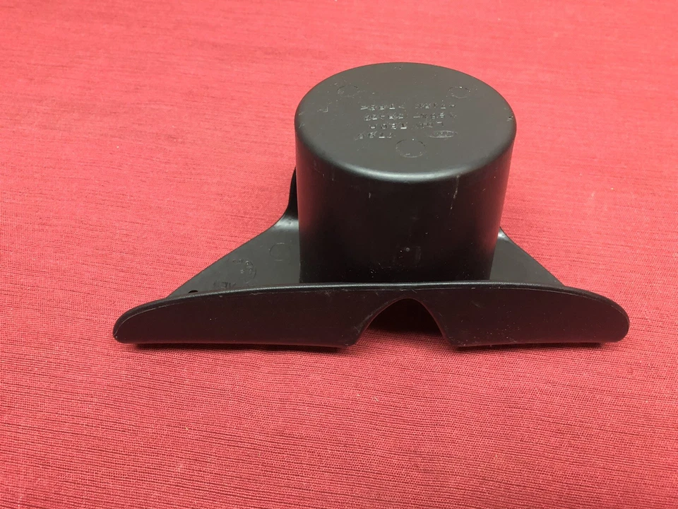 OEM 2002 Mercury/Ford Cougar Center Console Cup Holder - Image 4 of 4