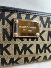 Michael Kors Ladies Wallet With Logos