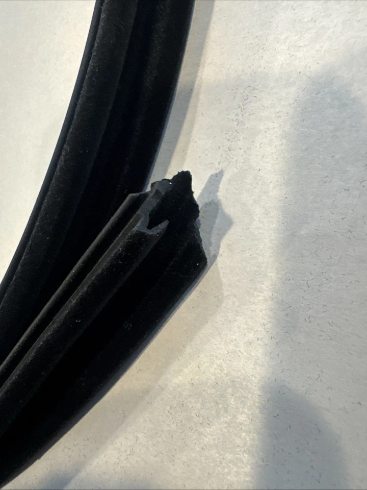 Sello de canal de ventana suave genuino Porsche 911 912 1969-1998 NUNCA INSTALADO Foto 3 de 4