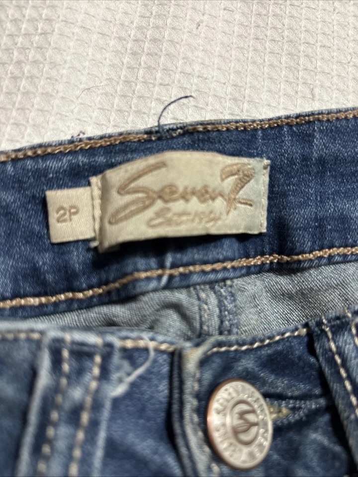 Seven7 Denim Shorts Size 2P Distressed - Image 2 of 4
