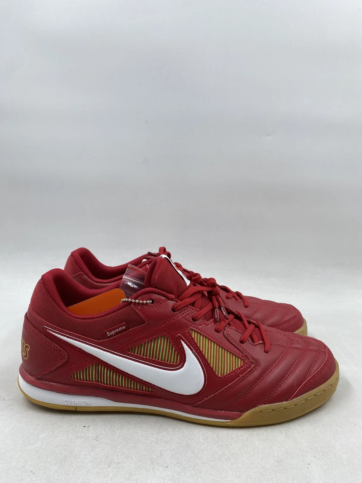Baskets de skate en cuir Nike rouge Supreme Gato SB M 12