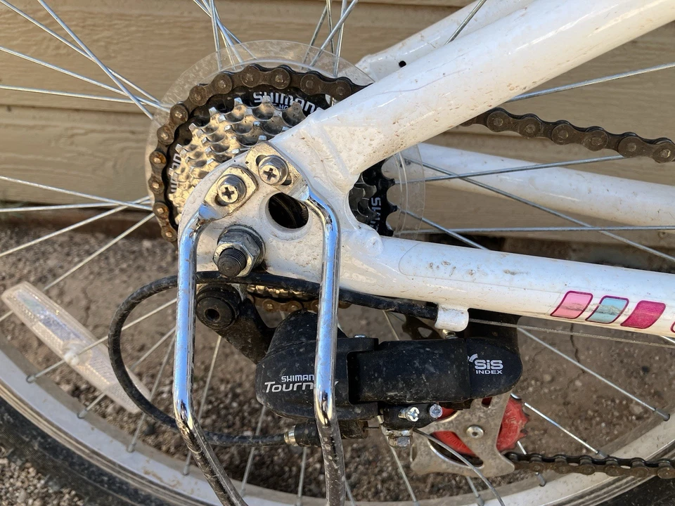 Giant Bicycle - Image 3 of 4