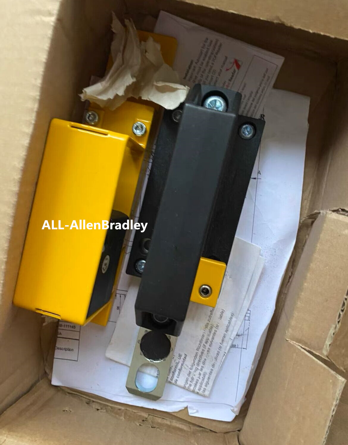 1pcs NEW CESACAPC01AHSBC2296 EUCHNER Security Door Lock ship DHL/FedEX eBay