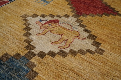 5 x 7 ft Beige Gabbeh Tribal Afghan Hand Knotted Veg dye Wool Animal Rug - Picture 8 of 21