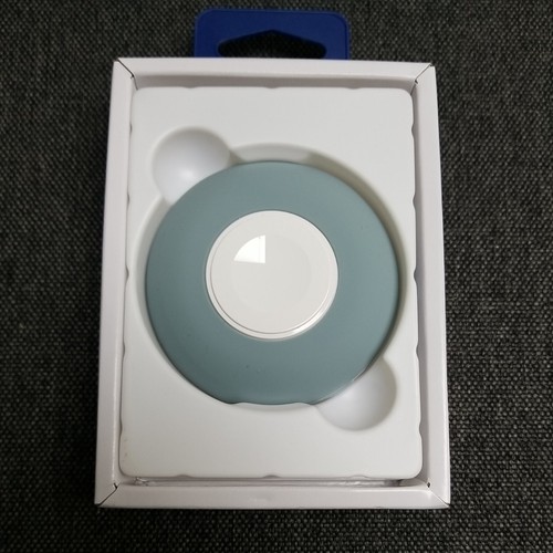 Insignia Magnetic Charging Cable Charger for Apple Watch with Cable Management - Photo 3 sur 6