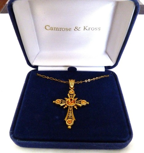 CAMROSE & KROSS JBK AMBER RHINESTONE GOLD TONE CROSS PENDANT NECKLACE NEW IN BOX